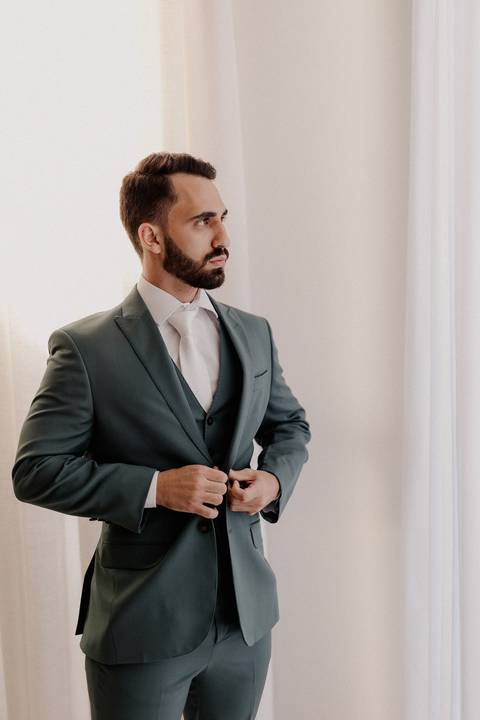 Inspiração de retrato de noivo em making of'