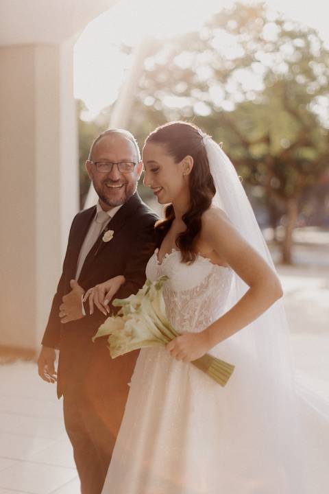 Momentos antes da noiva entrar na igreja'