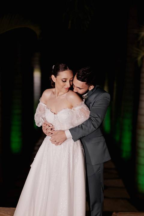 Inspiração de ensaio para noivos na igreja '