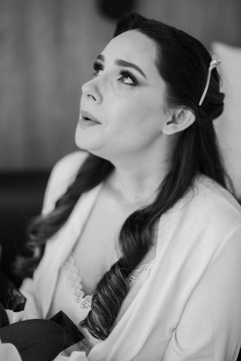 Noiva emocionada em making of '