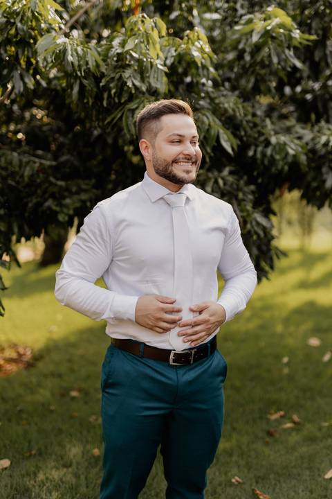 Inspiração de retrato para noivo em making of'