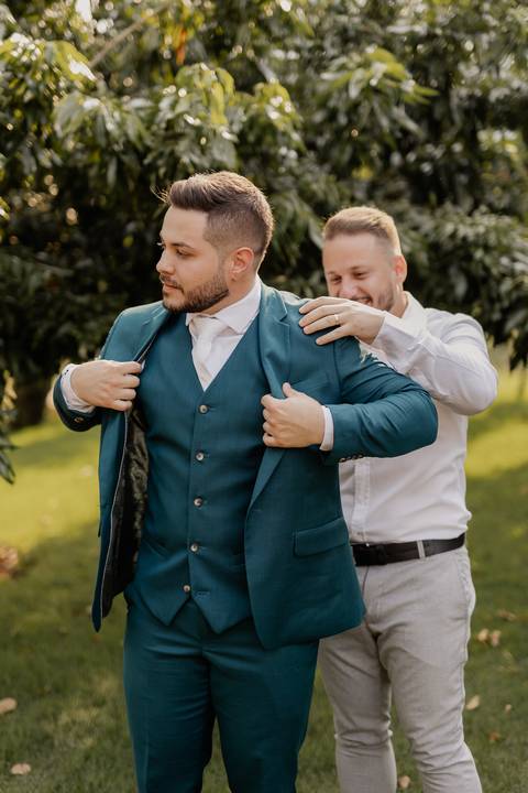 Inspiração de retrato para noivo em making of'