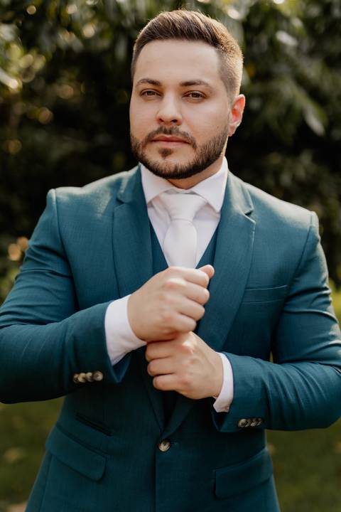 Inspiração de retrato para noivo em making of'