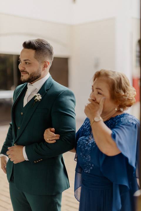 Entrada do noivo na igreja'