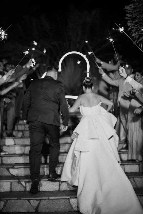 Inspiração de ensaio para noivos na igreja '