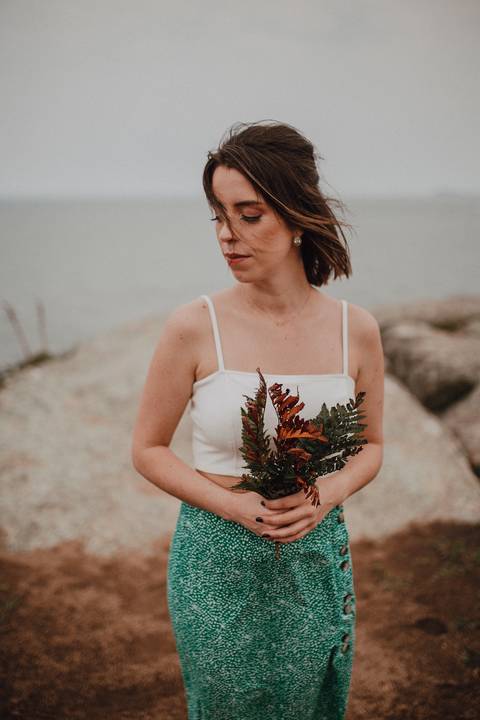 inspirações de retratos de noivas para ensaios externos na praia'