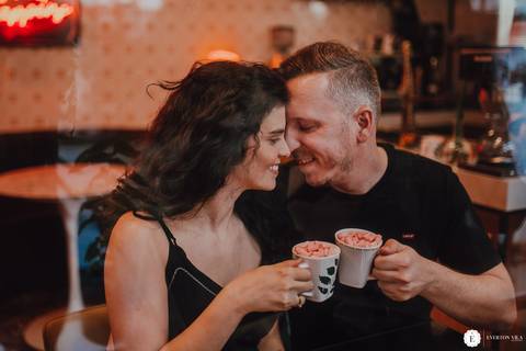 Ensaio Pré Wedding em um Café'