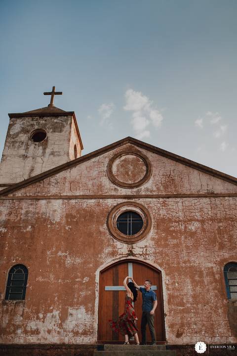 Inspiração de Ensaio Pré Wedding em Igreja Antiga'
