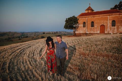 Inspiração de Ensaio Pré Wedding no Campo'