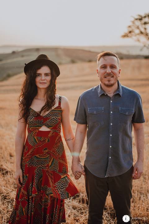 Lindo Ensaio Pré Wedding no Campo'