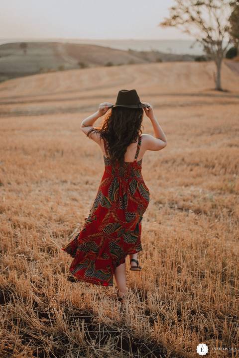 Inspiração de Look para Ensaio Pré Wedding no Campo'