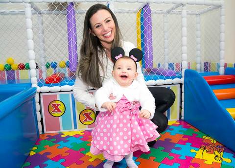 Isabella geliz com sua mãe registrado por by Eli Matos'