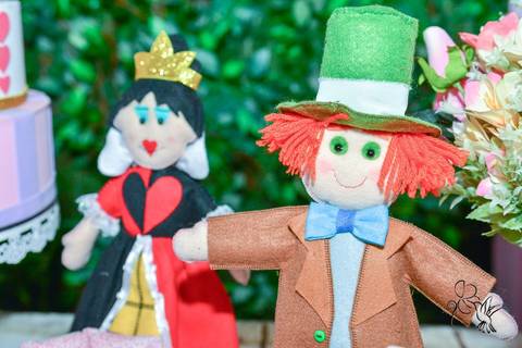 Detalhe dos bonecos da decoração de Alice, by Eli Matos clicou'