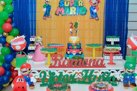 Painel principal da decoração do Victor, nas cores azul, laranja e vermelho,  by Eli Matos clicou'