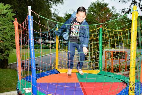 Victor no pula-pula, no clique de by Eli Matos'