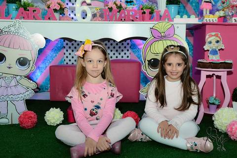 As pequenas Lara e Marília vestidas de LOL, by Eli Matos clicou as meninas'