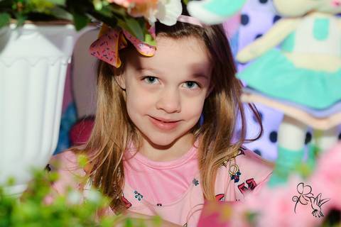 Lara, loirinha fofa na sua festa de 6 anos, no clique de by Eli Matos'