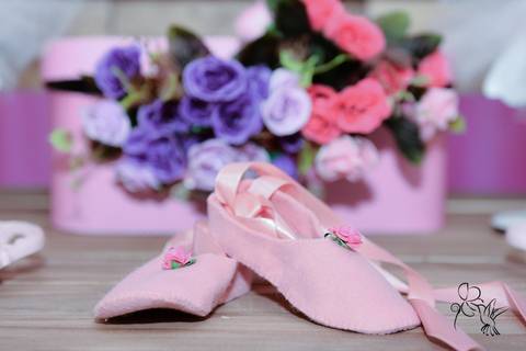 Detalhe  do painel principal com o tema bailarina, na festa da Luiza que fez um ano, no clique de by Eli Matos'