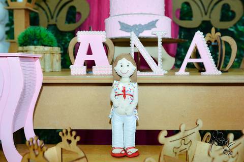 No clique de by Ely Matos, detalhe do painel principal na decoração do chá de fraldas da Ana Helena'