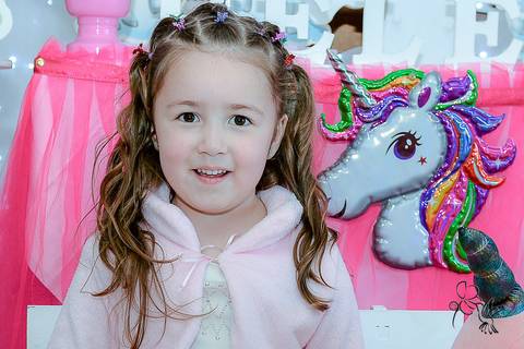 Helen fez 4 anos cheia de sorriso, clicados por by Eli matos'