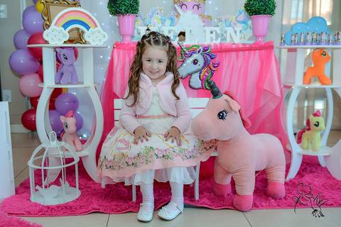 Helen fez 4 anos cheia de sorriso, clicados por by Eli matos'