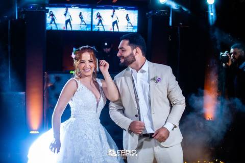 casamento  igreja são Francisco - casamento - casamento  rayane e Edward -   festa   buriti alegre  - noiva  pista de dança '