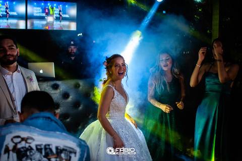 casamento  igreja são Francisco - casamento - casamento  rayane e Edward -   festa   buriti alegre  - noiva  pista de danca '