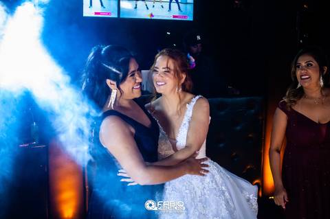casamento  igreja são Francisco - casamento - casamento  rayane e Edward -   festa   buriti alegre  - noiva  pista de dança '