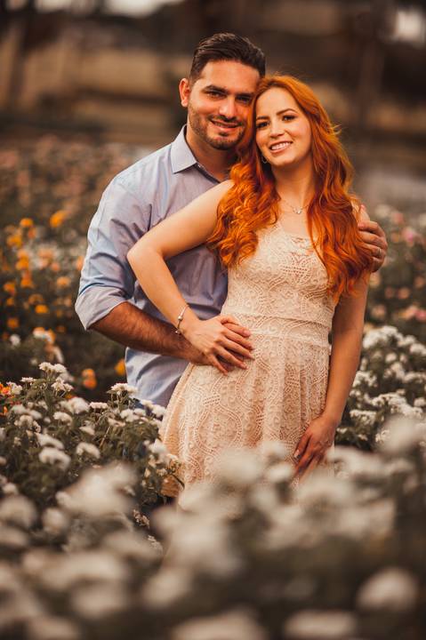 ensaio de casal - praça dos cristais - fotografia de ruiva  - flores '