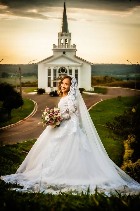 igreja são francisco  do gama  df -  noiva - previa de noiva -  por do sol '