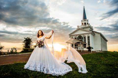 igreja são francisco  do gama  df -  noiva - previa de noiva -  por do sol '