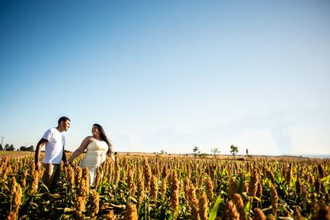 CASAL  PLANTAÇÃO  CEU AZUL  ENSAIO DE CASAL  SORGO '