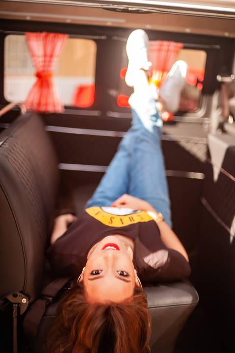 kombi retro  - leticia  deitada'