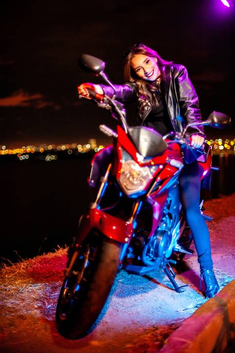 Leticia e moto '