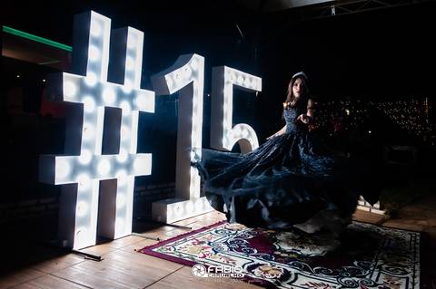 15 anos festa  Piethra  vestido  espaço hadassa'