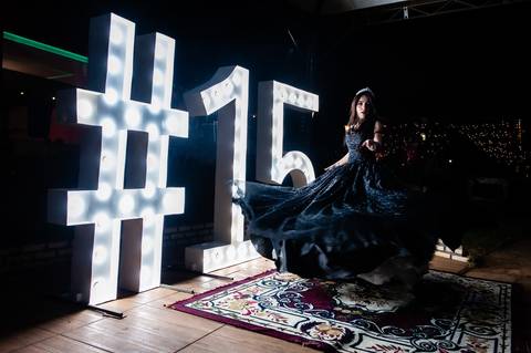 15 anos festa  Piethra  vestido  espaço hadassa '