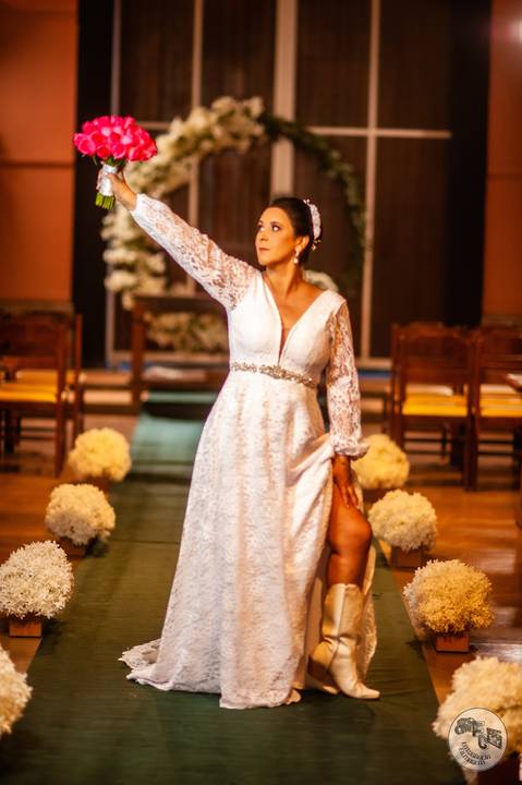 celeiro a brasileira - Noiva com decoraçao no celeiro '