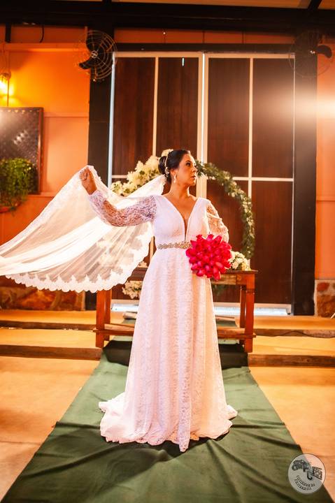 celeiro a brasileira - Noiva com decoração no celeiro '