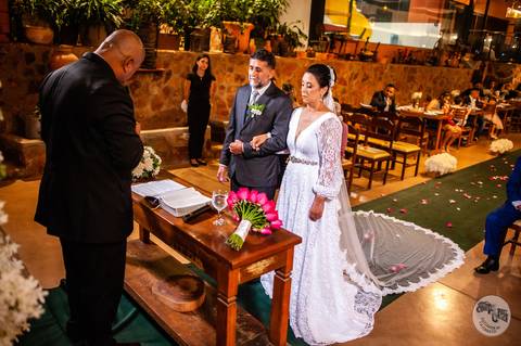 Casamento Daniela e Gilberto -cerimonia celeiro a brasileiro '