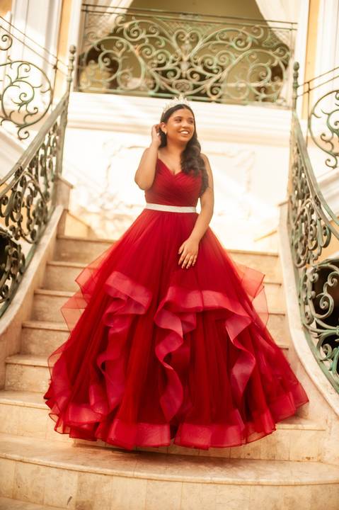 ensaio  fotografico de 15 anos villa Giardinni  - vestido  vermelho - debutante no Villa Giardini'