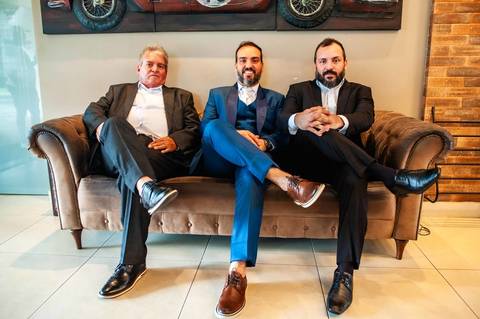 pai  filho e irmão '