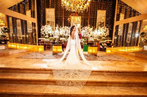 noiva linda posando '