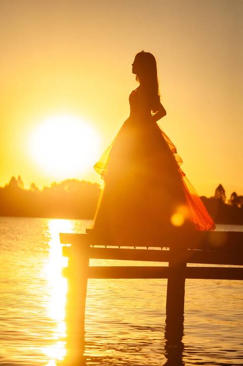 15 anos Maria clara - 15 anos  com vertido vermelho - princesa com balanço  - eminda dom bosco  - por do sol '