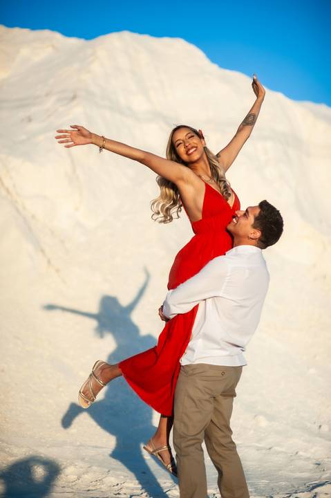 ensaio casal dunas  casal de vermelho  por do sol '