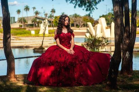 vestido vermelho  - ensaio de princesa -  debutante  15 anos - praça dos cristais '