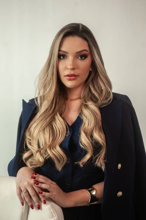 dani santos  esteticista  -  corporativo  - retrato profissional   - - Retrato feminino '