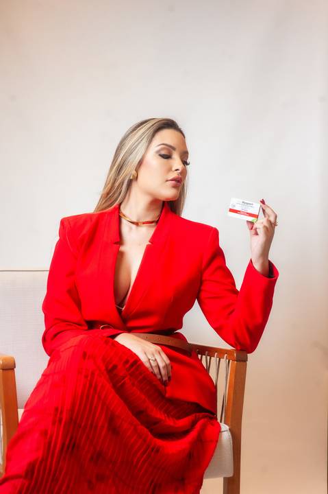 dani santos  esteticista  -  corporativo  - retrato profissional   - - Retrato feminino '