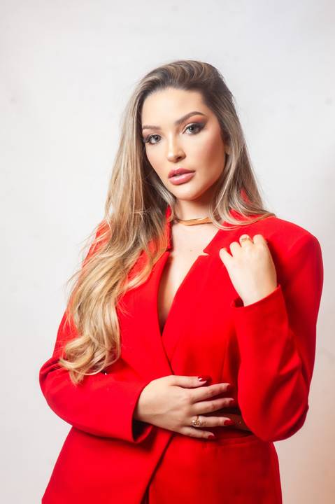 dani santos  esteticista  -  corporativo  - retrato profissional   - - Retrato feminino '