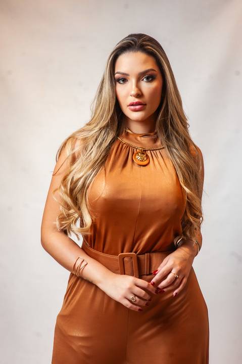 dani santos  esteticista  -  corporativo  - retrato profissional   - - Retrato feminino '