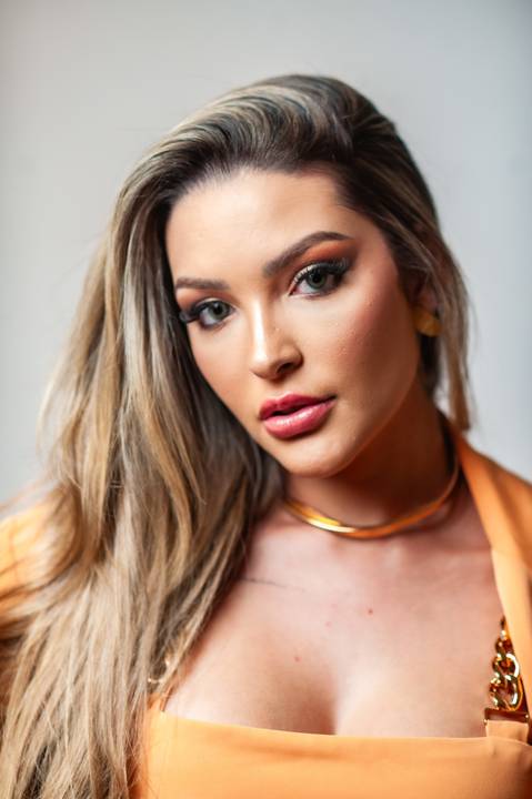 dani santos  esteticista  -  corporativo  - retrato profissional   - - Retrato feminino '